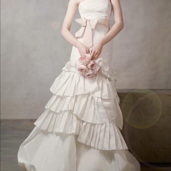 Wedding Dress - Picture 1 of 4